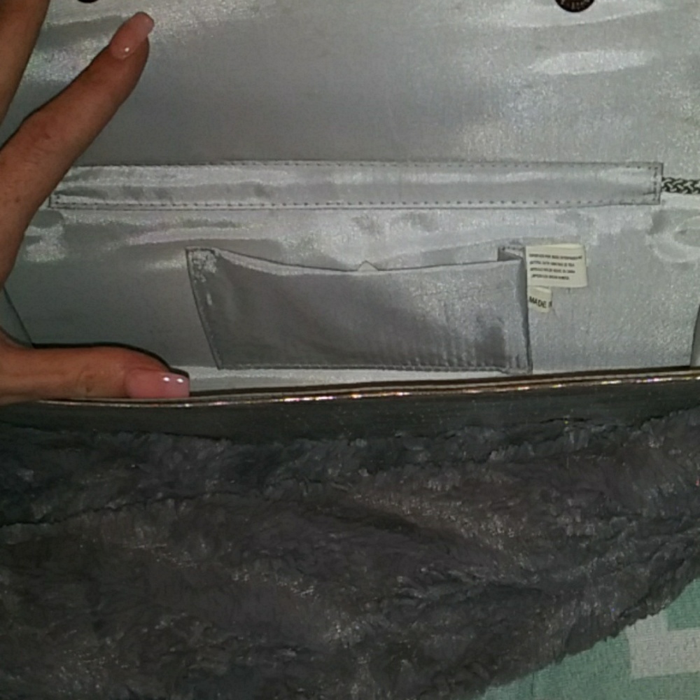 Purse - Picture 2 of 4